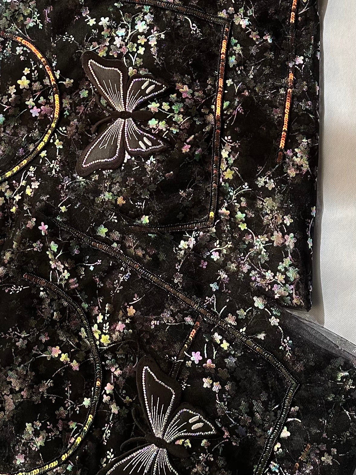 مخورة 👧🏻🦋